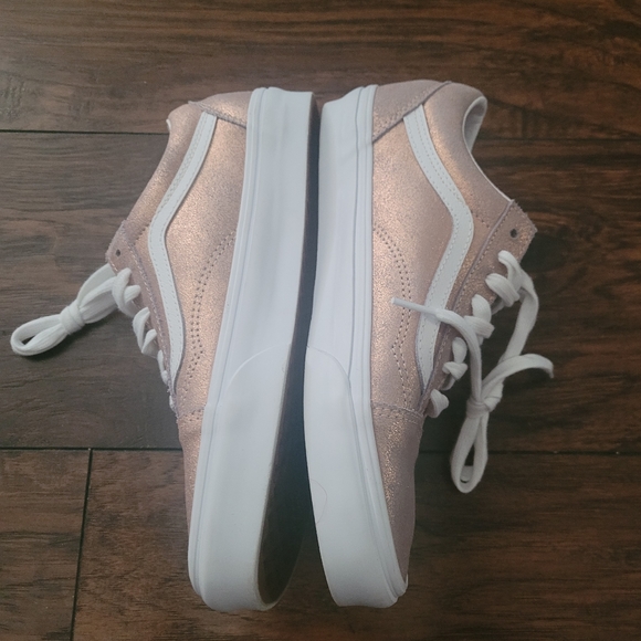 Vans - Picture 2 of 6